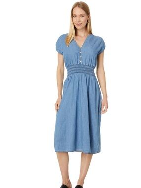 Tommy Hilfiger Women's Smocked Chambray Dress, Light Benson, L